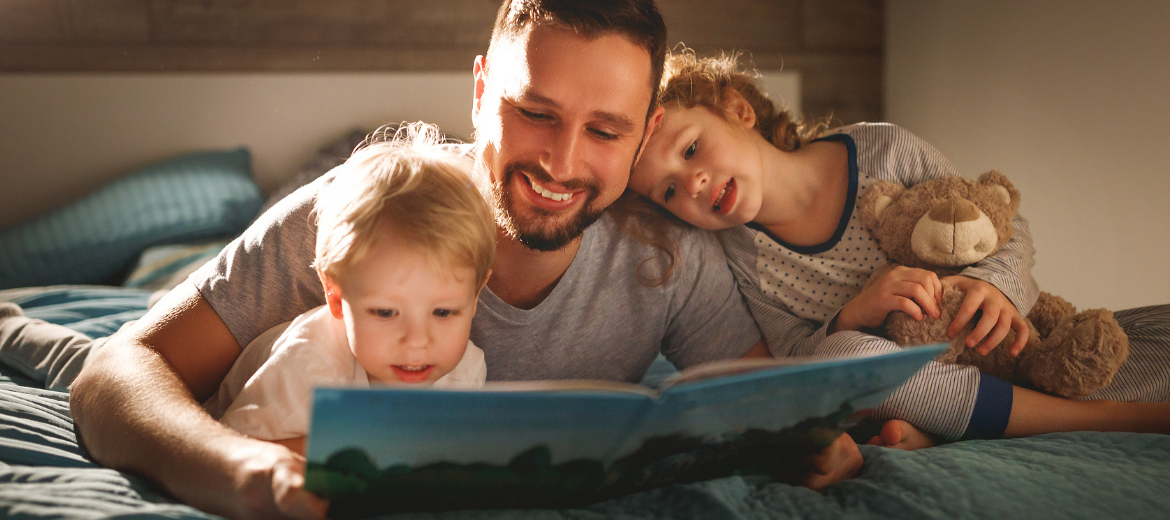 Beim Vorlesen erfahren Kinder, dass sich das Lesenlernen lohnt