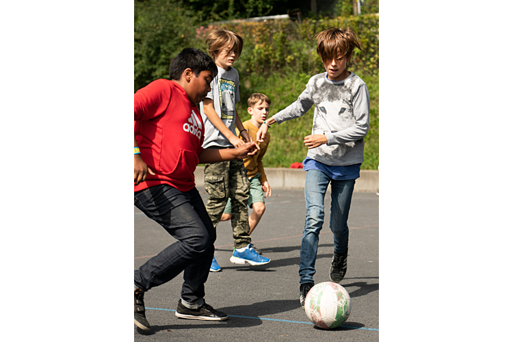 In der Betreuung über Mittag gibt es auch viel Zeit, um mit Freunden zu spielen.