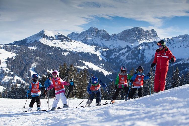 Erste Schwünge in der Ski- und Snowboardschule in Sörenberg 