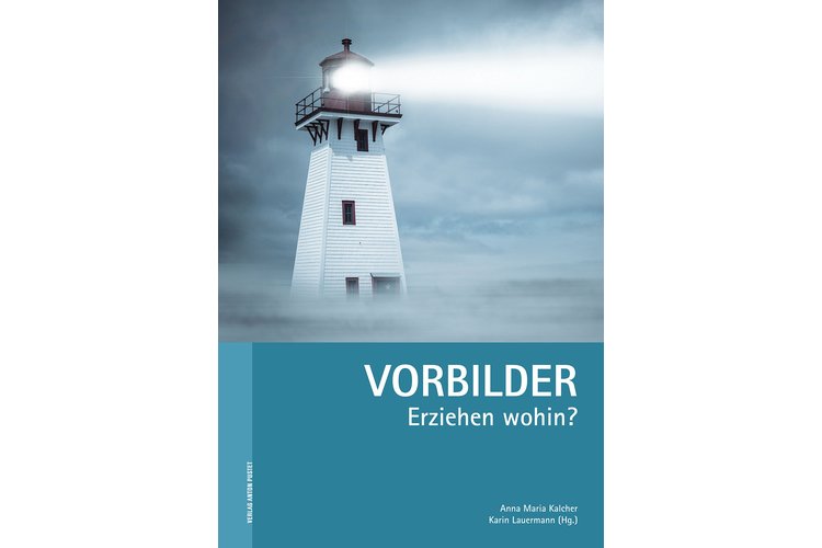 145b3dfba4de74d3a46a38137a095a08.jpeg Anna Maria Kalcher und Karin Lauermann: Vorbilder. Erziehen wohin? Anton Pustet 2014, 128 Seiten, ca. 31 Fr. Aufsatzsammlung mit Beiträgen aus unterschiedlichen Disziplinen wie Erziehungswissenschaft, Psychologie, Jugendforschung und Soziologie.