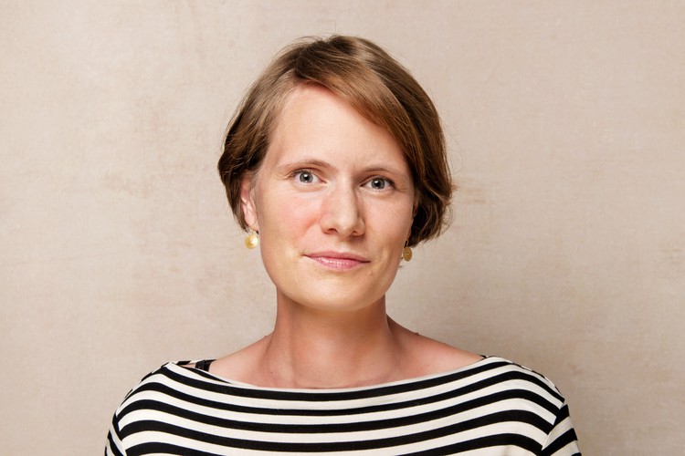 1ce3b54c41a33f02baa5c3f5b2ffd91f.jpg Unsere stellvertretende Chefredaktorin Evelin Hartmann erlebt heuer eine Premiere: Sie schreibt ihr erstes Editorial! Bild: Geri Born