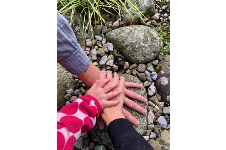 1ded904b1df80e51354fd724d741332f.jpg Für den Zusammenhalt braucht es in Benjamin Muschgs Familie keinen Ring am Finger.