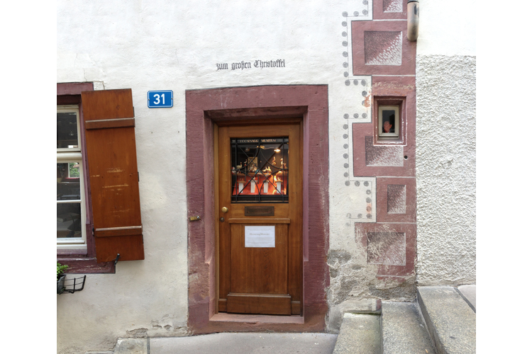 1f2cfac0603435f1dd5a0a4e73f94f25.jpg Kurios: Das kleine Hoosesagg-Museum in Basel