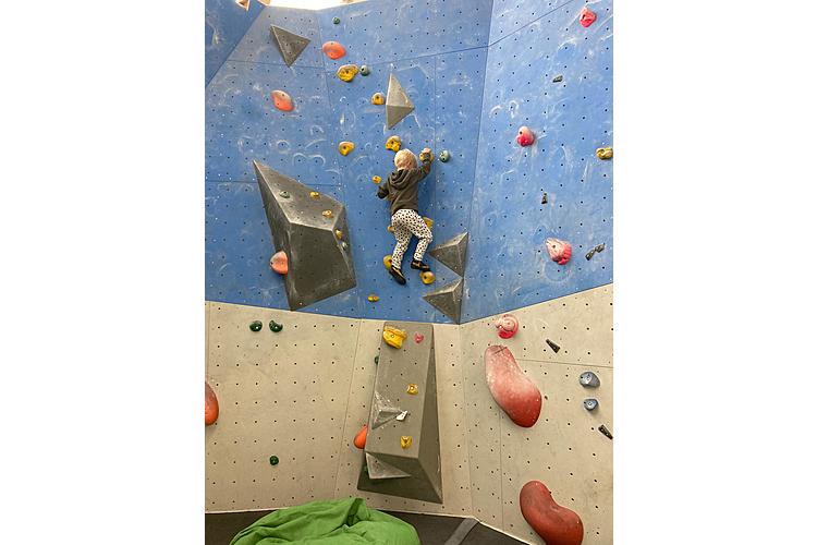 Beim Bouldern braucht es ein Ja! und viel Vertrauen