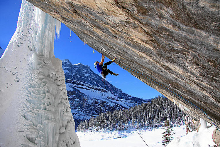 Kandersteg: Eisklettern beim Oeschinensee und gefrorene Wasserfälle gleich daneben. 