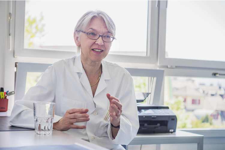 PD Dr. Eva Bergsträsser ist Leiterin des Kompetenzzentrums Pädiatrische Palliative Care und Leitende Ärztin Onkologie des Universitäts-Kinderspitals Zürich.