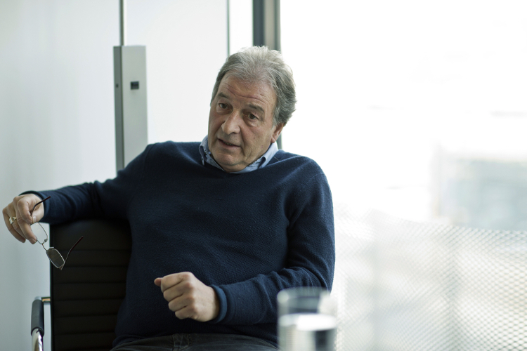 43ddd0b68cfbf8e9ee54f22735ac214f.JPG Jean-Luc Guyer vertieft in das Gespräch mit der Redaktion des ElternMagazins Fritz+Fränzi