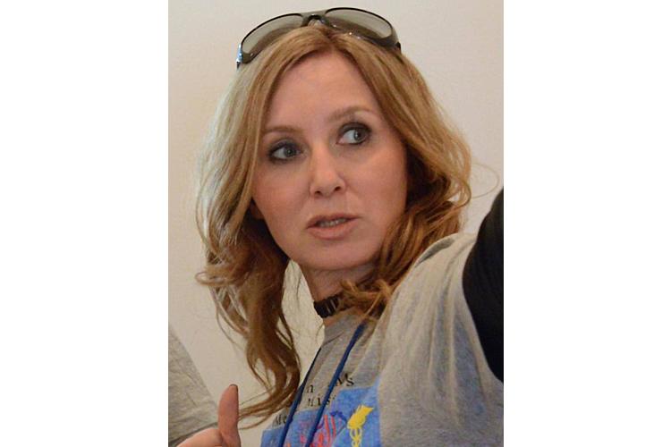 4a6c98bae6fac37cc7b59b1cbc45a03e.jpeg Susanne Attassi gründete das Happiness Again Traumatherapiezentrum in Amman, Jordanien. Lesen Sie im Interview mit ihr, was die Aufgaben des Zentrums sind: «Manche haben gesehen, wie Vater oder Mutter umgebracht worden sind».