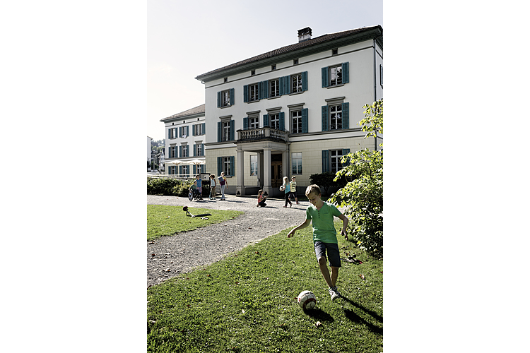 5259178aa1d4482f17ae0815b15ed573.jpg Aussenansicht der Jugendherberge Richterswil