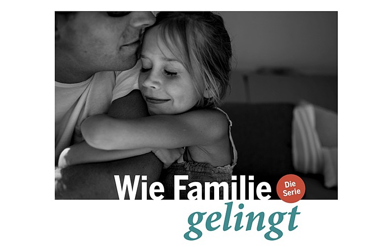 5eb5b0a280c29d3763d0243bceca7edc.jpg Wie Familie gelingt Die Familie ist ein System aus Menschen mit besonderen Rollen, Normen und Anforderungen. In ihr suchen wir Liebe und Abgrenzung, Nähe und Distanz, sie gibt und nimmt Kraft. Wie beeinflusst das Familienleben die Entwicklung ihrer Mitglieder? Welche gesellschaftlichen Rahmenbedingungen prägen das Familienleben und wie bestimmen institutionelle Strukturen das Leben in Familien mit? Diesen Fragen gehen wir in einer zehnteiligen Serie nach. Die Texte entstanden in Zusammenarbeit mit dem Institut für Familienforschung und -beratung der Universität Fribourg unter der Leitung von Dr. Gisela Kilde und Dr. Annette Cina.