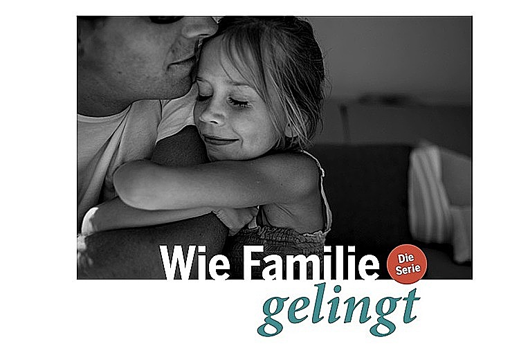 633dd3d49d6b9192720d1bba7a45cb8f.jpg Wie Familie gelingt Die Familie ist ein System aus Menschen mit besonderen Rollen, Normen und Anforderungen. In ihr suchen wir Liebe und Abgrenzung, Nähe und Distanz, sie gibt und nimmt Kraft. Wie beeinflusst das Familienleben die Entwicklung ihrer Mitglieder? Welche gesellschaftlichen Rahmenbedingungen prägen das Familienleben und wie bestimmen institutionelle Strukturen das Leben in Familien mit? Diesen Fragen gehen wir in einer zehnteiligen Serie nach. Die Texte entstanden in Zusammenarbeit mit dem Institut für Familienforschung und -beratung der Universität Fribourg unter der Leitung von Dr. Gisela Kilde und Dr. Annette Cina.