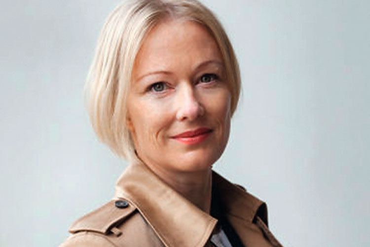 748277d3f5fea0ed60823edef52f4504.jpg Nicole AlthausDas Herz ist eben kein Apfel, den man einfach halbieren und ganz gerecht aufteilen kann. Ihre Söhne wissen das aus eigener Erfahrung. Auch ihnen ist in vielen Situationen der Papa oder die Mama näher. Und das ist total okay so. Sagen sie dem Kleinen und dem Grossen: «Ich hab dich lieb.» Das «beide gleich» können sie hervorzaubern, wenn es Smarties zu teilen gibt. Oder einen Apfel.