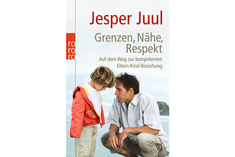 Jesper Juul: Grenzen, Nähe, Respekt. Auf dem Weg zur kompetenten Eltern-Kind-Beziehung.  Jesper Juuls Konzept von der «gleichwürdigen» Familie wurde durch seinen pädagogischen Bestseller «Das kompetente Kind» international bekannt. In diesem Buch geht es Juul um die Konfliktherde in der Familiendynamik und den sinnvollen Umgang damit. Rowohlt 2011, 96 Seiten, ca. 15 Fr.