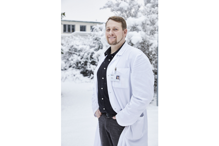 7faa27ceafa5e7d784fcc97b726c58a9.jpg Thomas Dreher sagt, in der Schweiz habe er mehr Zeit für die Patienten und deren Eltern als in Deutschland.