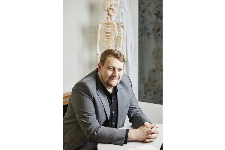 7fae989c64f8084b0423ca0417d7aebe.jpg Laut Thomas Dreher bringt es nichts, Kindern etwas vorzuspielen – sie würden es sowieso merken.