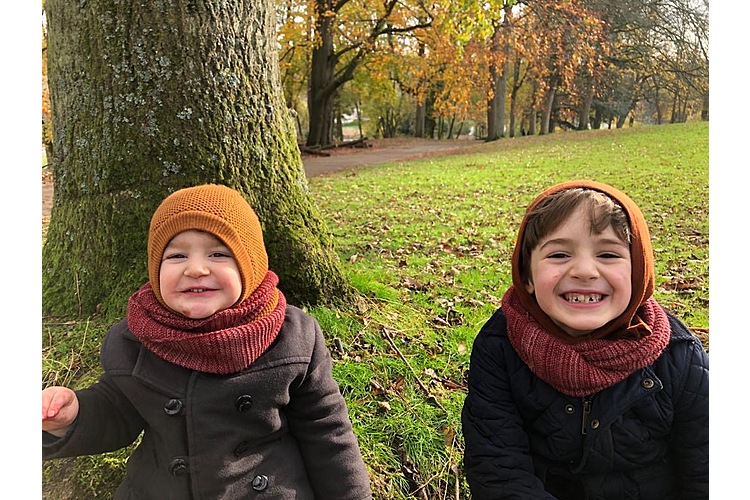 Marcel und William im Park