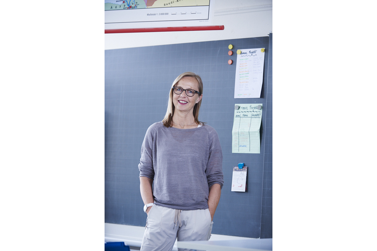 9bf23684421cb9b2c6656aba6e52b850.jpg Lisa Lehner ist Vizepräsidentin des Deutschschweizer Schulleiterinnen- und Schulleiterverbands. Sie ist gelernte Primarlehrerin und unterrichtete während 15 Jahren auf Stufe Primarschule und Realschule. Von 2010 bis 2014 amtierte sie als Co-Präsidentin des VSL Aargau, und seit 2002 ist sie aktive Schulleiterin in Baden auf Stufe Kindergarten/ Primarschule. Sie ist verheiratet und Mutter von zwei erwachsenen Kindern.