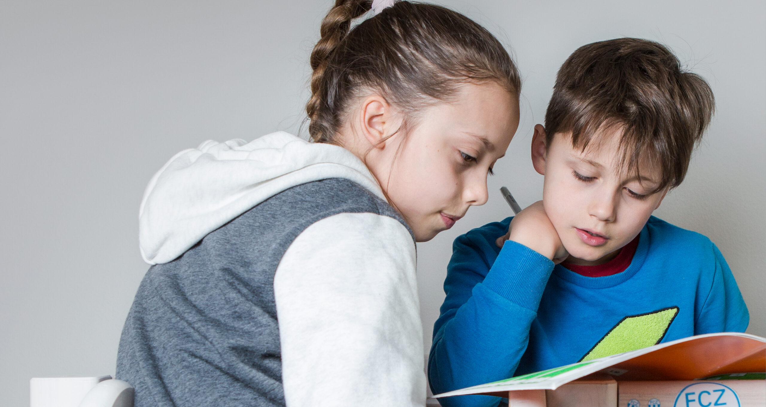 Hausaufgaben-Emilia-und-Giacomo-L Was sagen Kinder zum Thema Hausaufgaben?