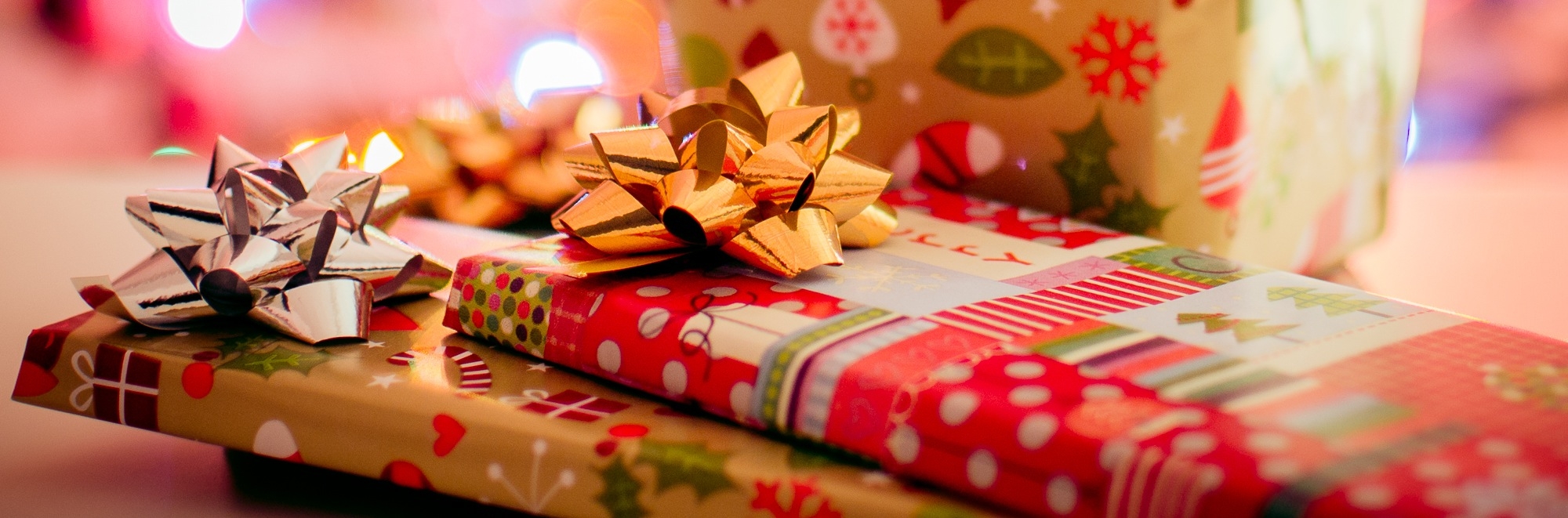 L_Buchtipps_Redaktion_Weihnachten_Geschenke_Freizeit_Zuhause Unsere Lieblingsbücher unterm Weihnachtsbaum