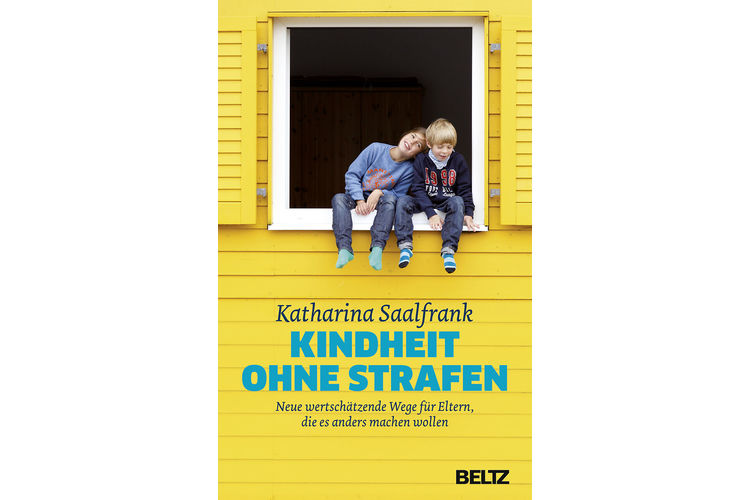 Katharina Saalfrank: Kindheit ohne Strafen. Neue wertschätzende Wege für Eltern, die es anders machen wollen. Beltz 2017, 264 Seiten, ca. 26 Fr.Welche Alternativen gibt es zu Timeout, Handy- und Computer- verboten, Wenn-dann-Sätzen? Die Pädagogin Katharina Saalfrank beschreibt in diesem Buch, warum ein auf Bindung und Wertschätzung basierender Umgang mit Kindern Strafen überflüssig macht, und zeigt Handlungsalternativen auf.