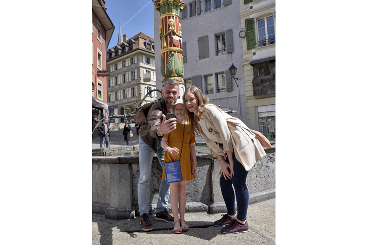 bc0d738cbf838b0917cc93920e41a5a1.jpg Neu gibt es für Familien ein kostenloses Reisetagebuch mit Spielen, Rätseln, Erkundungen. Das Tagebuch inklusive kleinem Bastelset richtet sich an Kinder im Alter von 5 bis 12 Jahren und kann kostenlos in den Tourismusbüros abgeholt werden. (Bild: zVg Tourismusbüro Lausanne)