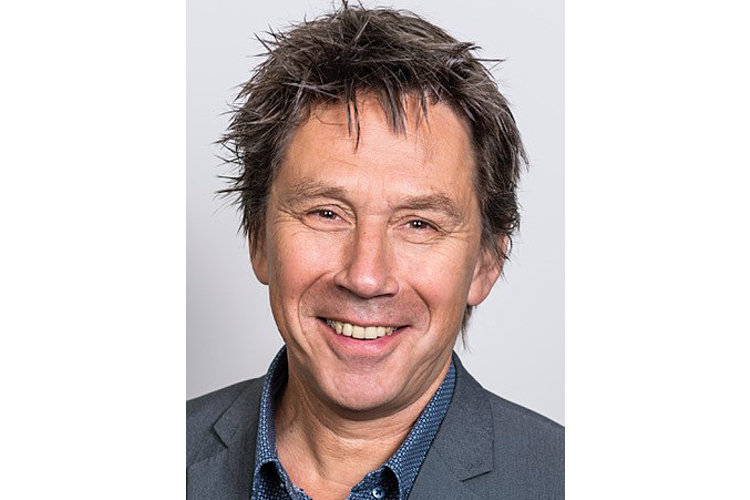 «Man sollte digitale Tools dazu einsetzen, soziale Ungleichheit zu reduzieren», sagt Pierre Dillenbourg. Er ist Professor für Bildungstechnologien an der École Polytechnique Fédérale de Lausanne (EPFL) und forscht seit 1985 zu diesem Thema. Ausserdem ist er Mitbegründer des Swiss EdTech Collider, einem Coworking Spacefür 80 Start-ups aus dem Bereich Bildungstechnologie in Lausanne.