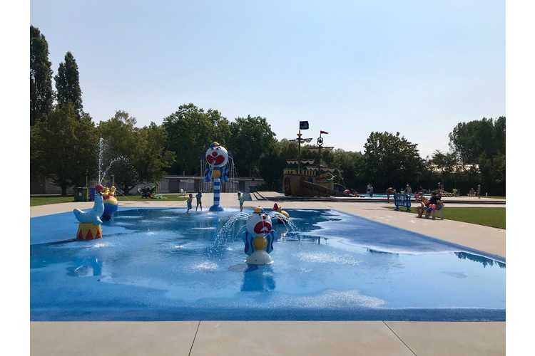 2/4 Hat für alle etwas: Piscine de Bellerive am See