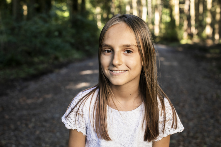 3/6 Agnesa, 11 Jahre: Im Wald ist alles besser. Da kann man ganz viele Sachen finden und es hat auch Schatten. Deshalb ist es nicht so heiss wie im Klassenzimmer. 