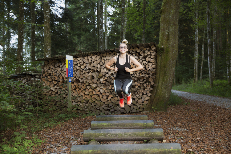 Livia Meier ist gerne in der Natur. Sie lehnt übermässigen Konsum ab.