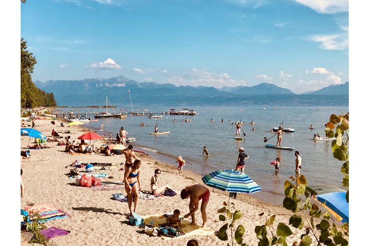 1/4 Man wähnt sich am Meer: Sandstrand in Préverenges