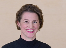 Florina Schwander ist Redaktorin beim Schweizer ElternMagazin Fritz+Fränzi. Wir drücken ihr fest die Daumen, dass die diesjährigen Bastelergebnisse ihrer Zwillinge (2) und ihrer Tochter (4) gut gelingen.
