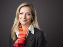 Florence Schnydrig Moserist Leiterin Products & Investment Services und Auftraggeberin der grossen Sackgeldstudie, die 2017 gemeinsam von Credit Suisse und Pro Juventute veröffentlicht wurde.