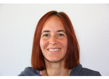 Christine Amrhein ist Psychologin und freie Wissenschaftsjournalistin und lebt in München. Schon im Studium interessierte sie sich besonders für das Thema Schlaf, und sie hat sich auch in ihrer Diplomarbeit mit den Themen Schlafstörungen und Schlafwahrnehmung befasst. Besonders interessant findet sie den Zusammenhang zwischen biologischem Rhythmus, psychischen Belastungen und Schlafstörungen bei Jugendlichen. 