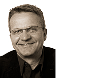 Peter Lienhard arbeitet an der Interkantonalen Hochschule für Heilpädagogik (HfH) in Zürich. Er ist ausgebildeter Lehrer, Sonderpädagoge, Schulpsychologe und Ethiker.