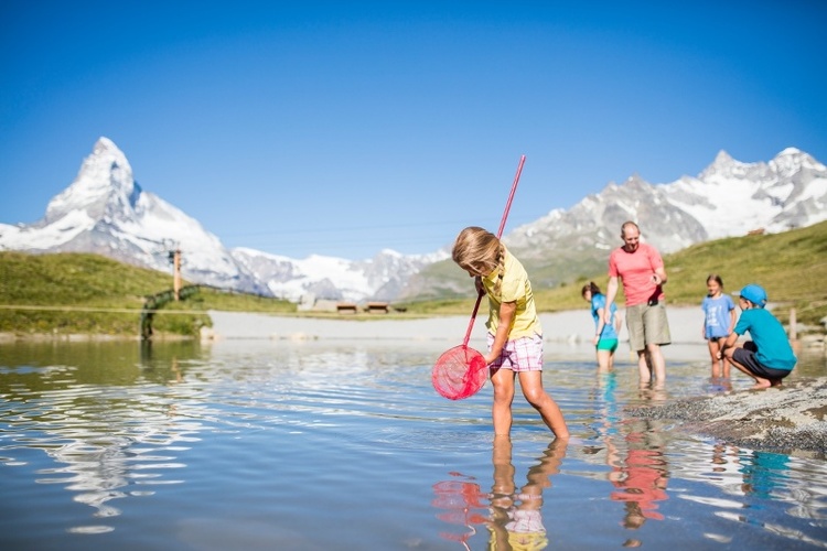 Der Leisee bietet Badespass und Picknickmöglichkeit  inklusive Kinderspielplatz