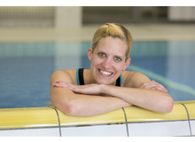 Nadja Winter ist Schwimmschulinhaberin und Kursleiterin in Glarus. Die Mutter von drei Kindern ist gelernte Pharma-Betriebsassistentin und hat in Zusammenarbeit mit swimsports.ch ein