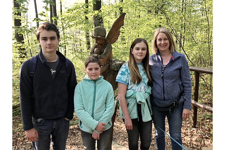 Die Dreifach-Mama lebt mit ihrem Mann und ihren drei Kindern in Therwil BL. Die Familie hat sich fest vorgenommen, Umweltschutz noch mehr in den Familienalltag zu integrieren. 