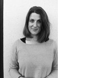 Sibylle  Dubs erhielt Musik und Bewegung in die Wiege gelegt. Ihre Mutter führte eine Tanz- und Theaterschule, der Vater entstammt einer Musikerfamilie. Nach der Matur studierte sie Rechtswissenschaften. Danach arbeitete sie viele Jahre als Fernsehjournalistin. Vor einem Jahr begann sie ein Masterstudium in Elementarer Musikpädagogik an der ZHdK. Sibylle Dubs unterrichtet Musik an einer Zürcher Primarschule. Sie lebt mit ihrem Partner und den zwei gemeinsamen Kindern in Zürich.