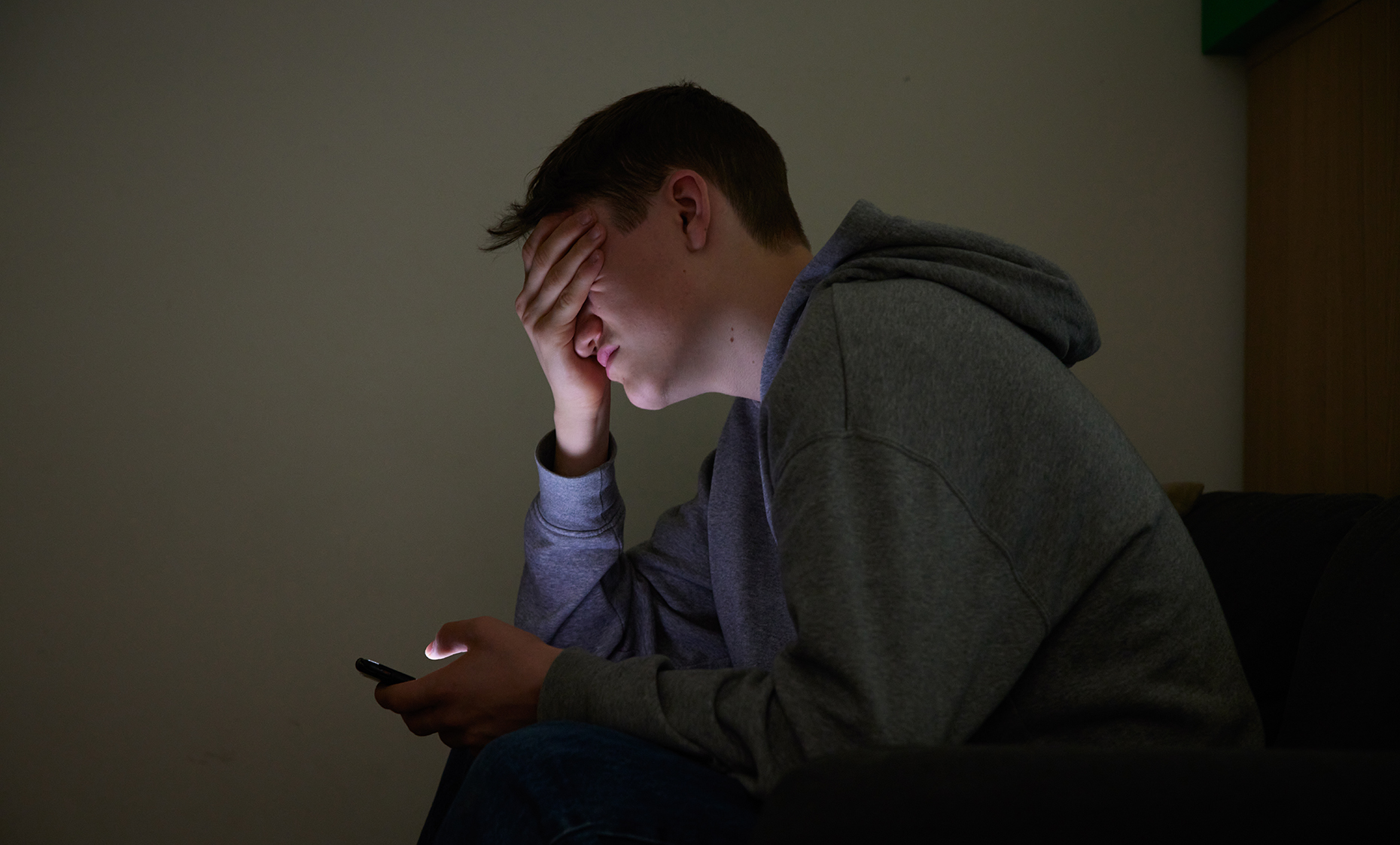 Cybermobbing_chweizer_elternmagazin_tipps_reaktion_eltern_mara_truog_13Photo_artikelbild