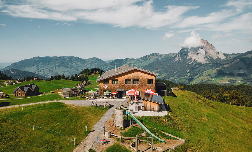 Ein Wochenende in Stoos Bergerestaurant mit Alpenblick